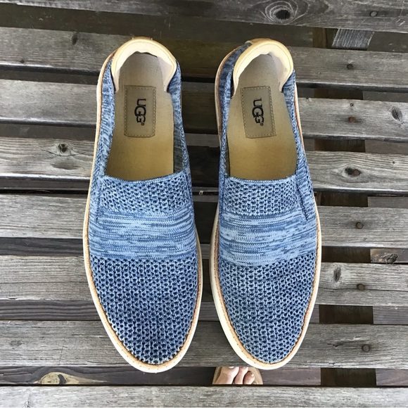 Ugg Women’s slip on Sammy knit shoe EUC. Sz. 9 - Picture 2 of 7